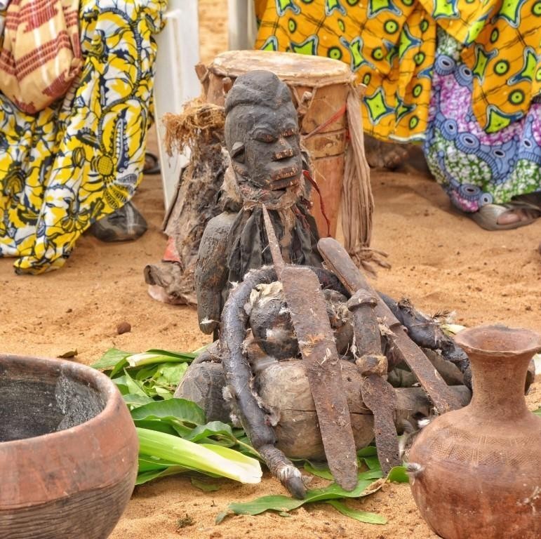 Maître Vaudou Marabout DU CIEL Grand Maître Médium Voyant Marabout Puissant Sorcier Vaudou